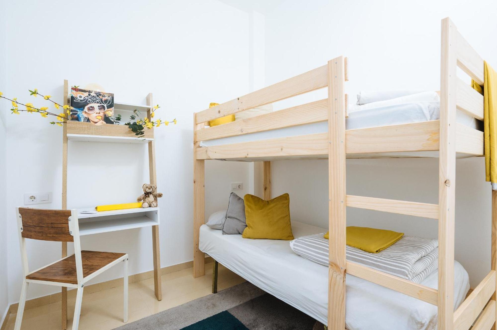 Bright Bunk Bed In Historic Center Séjour chez l'habitant